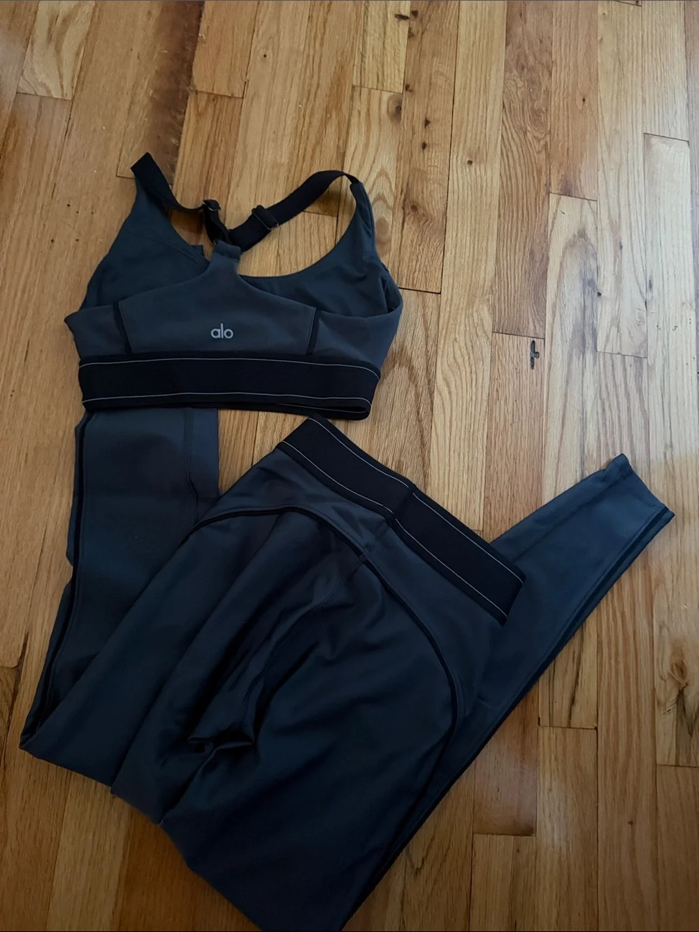 Alo greyLeggings & Sports Bra Set - Picture 2 of 2
